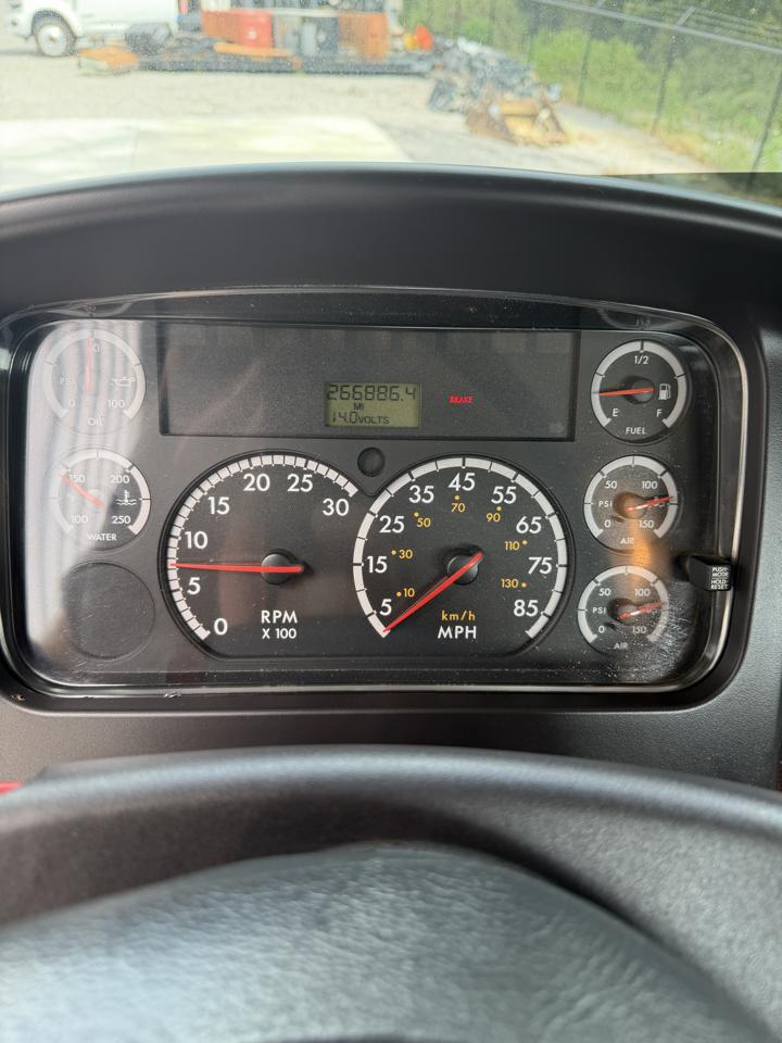 Freightliner M2  2007