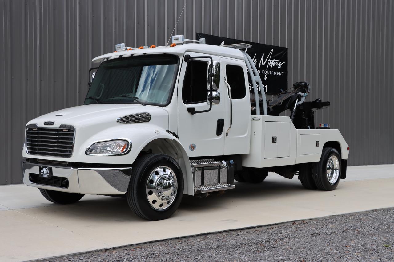 Freightliner M2 106  2024