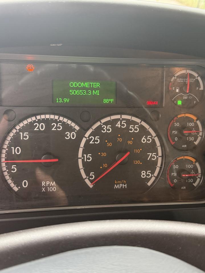 Freightliner M2 106  2024