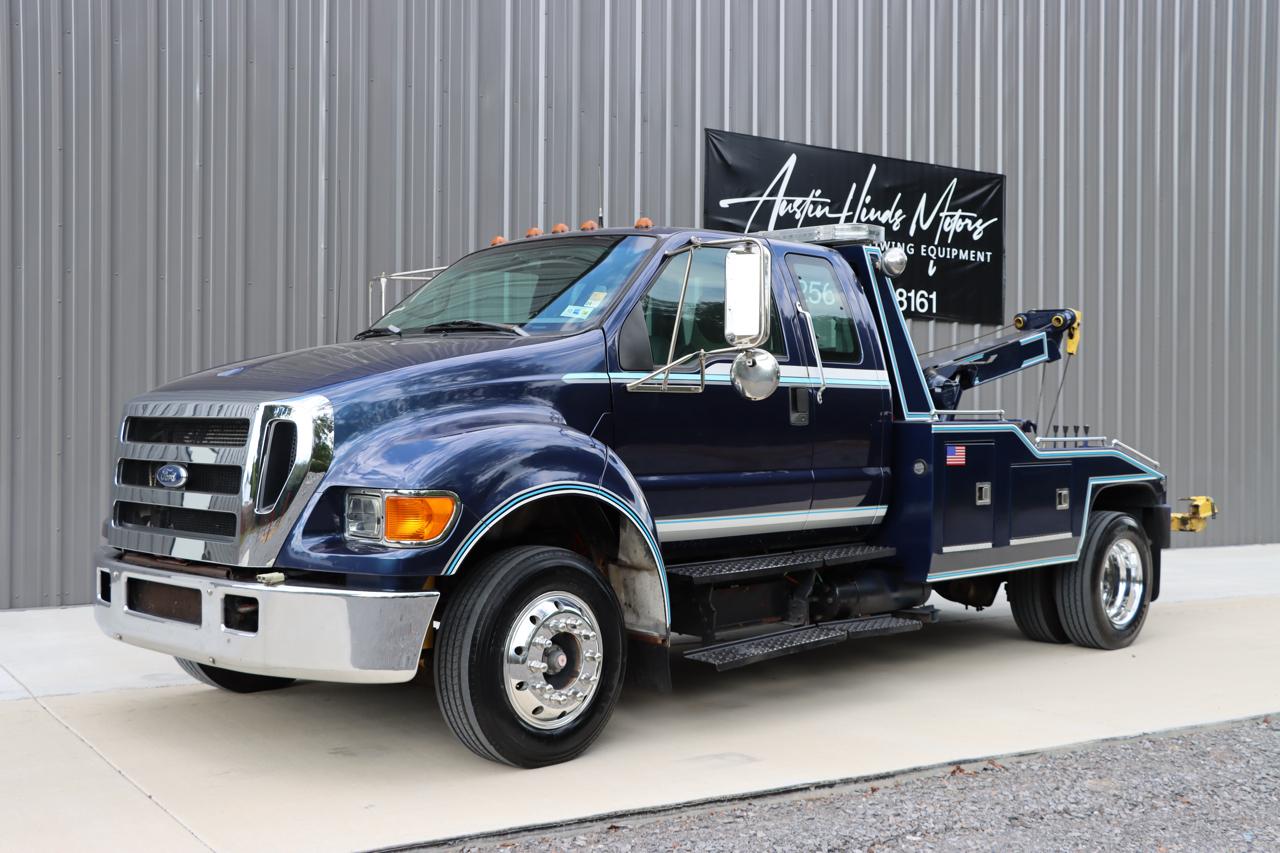 Ford Super Duty F-650 Straight Frame SuperCab XLT 2005