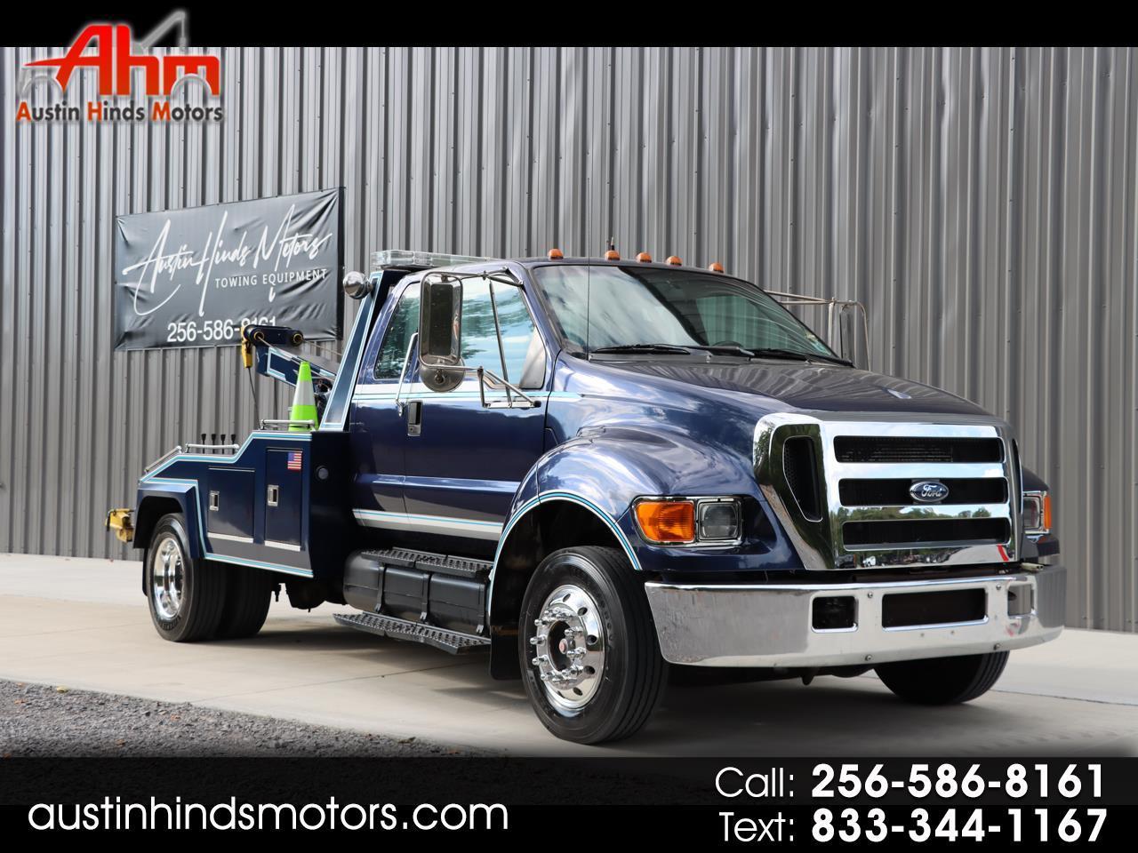 2005 Ford Super Duty F-650 Straight Frame SuperCab XLT