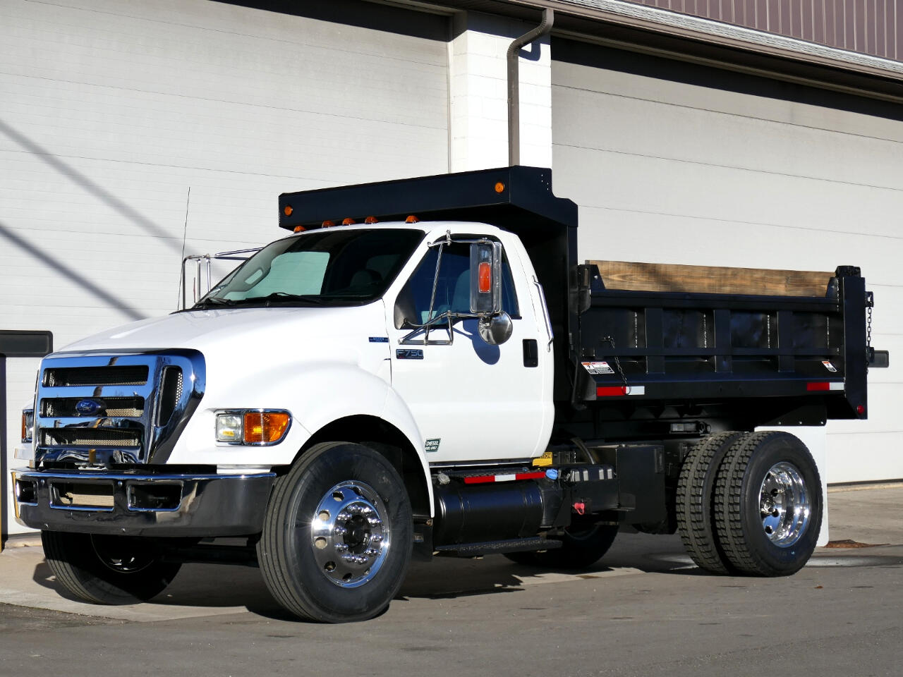 2015 Ford F-750 4