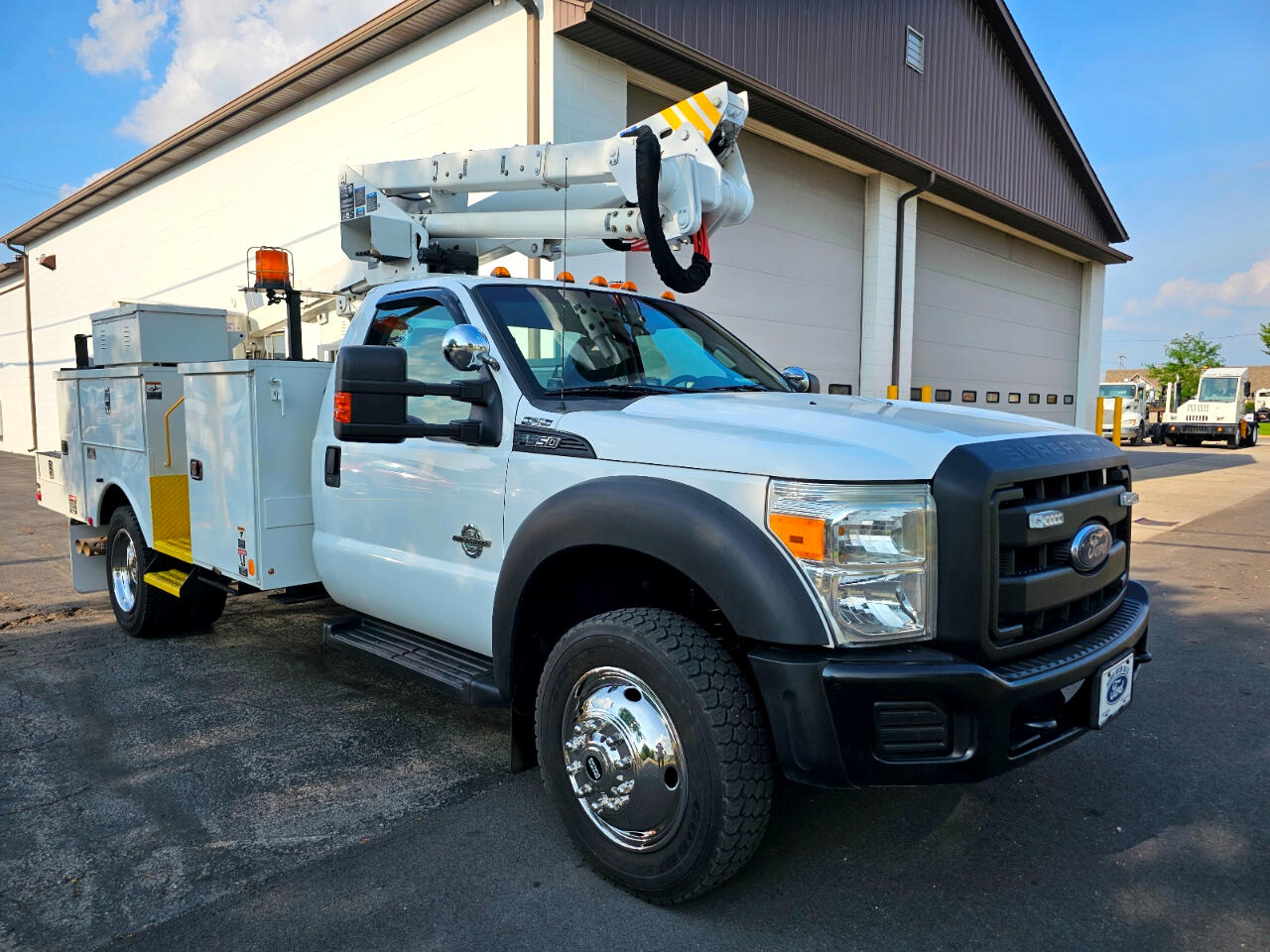 2013 Ford F-550 57