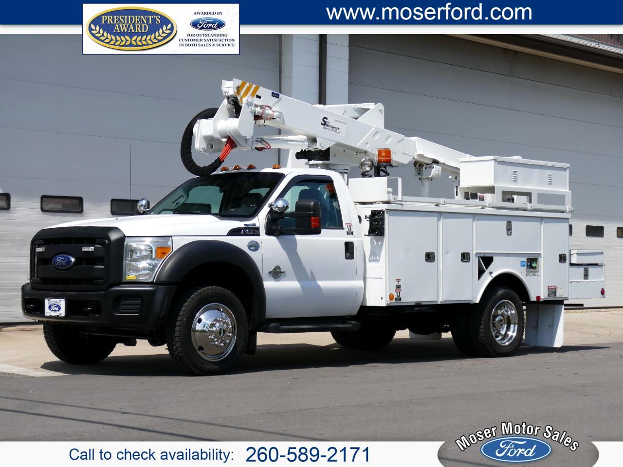 2013 Ford F-550 1