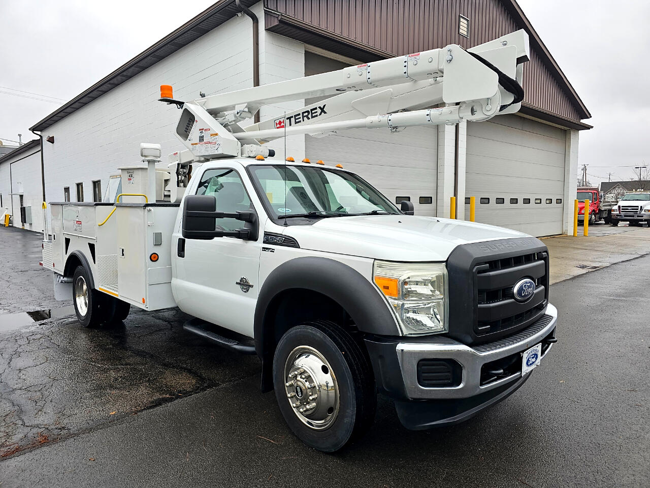 2011 Ford F-550 10