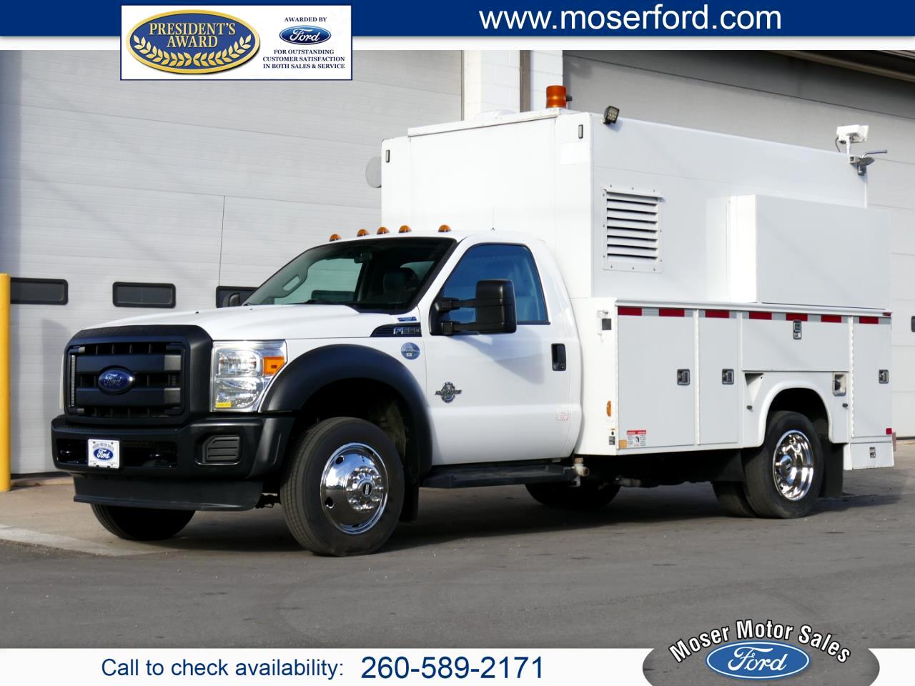 2013 Ford F-550 1