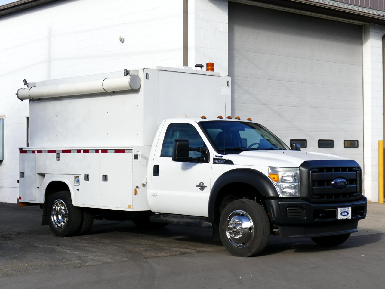 2013 Ford F-550 27