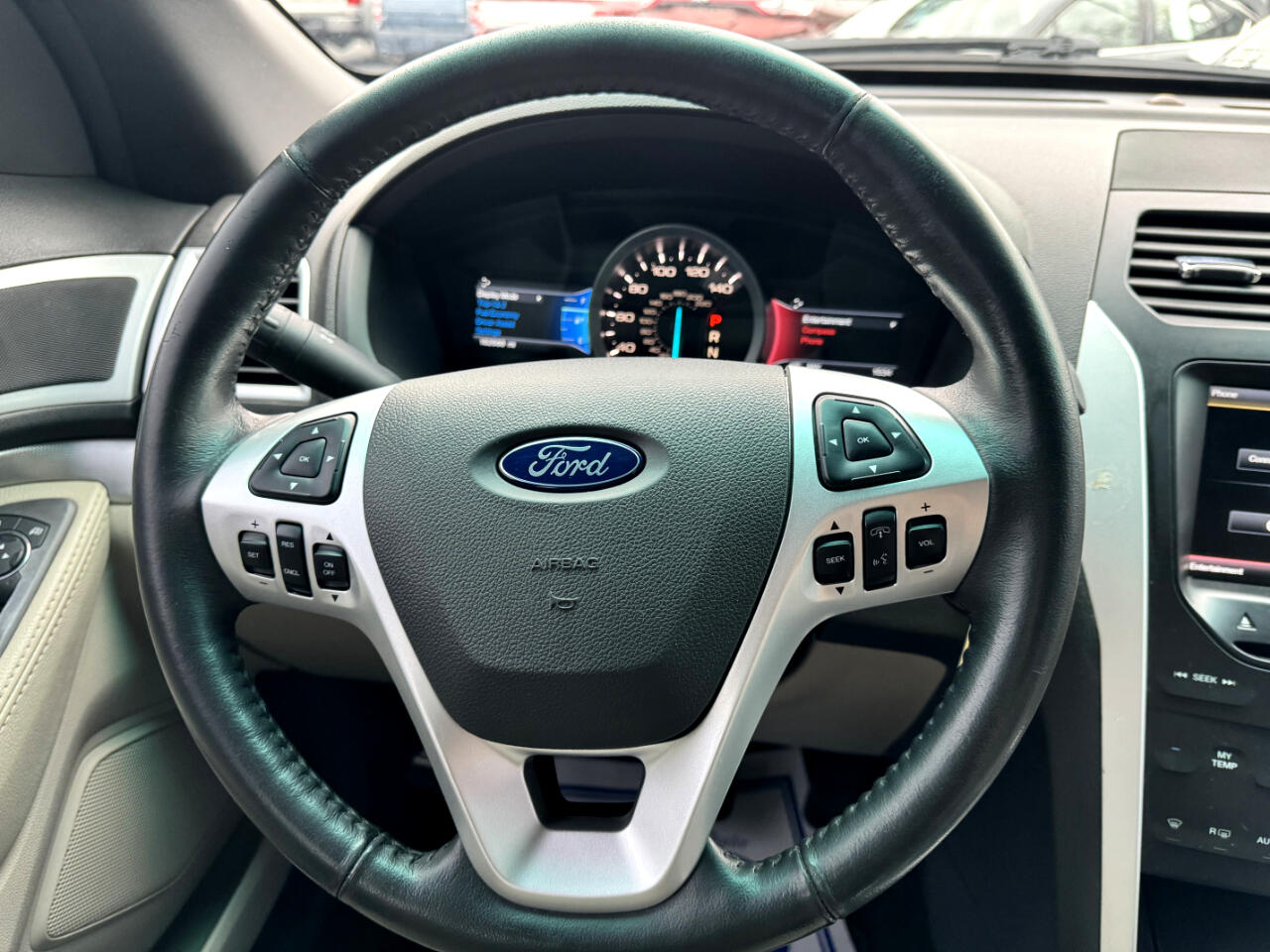2015 Ford Explorer 14