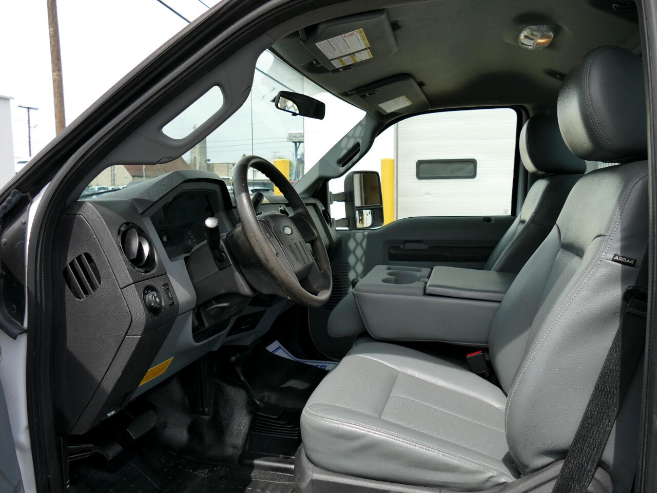 2016 Ford F-550 11