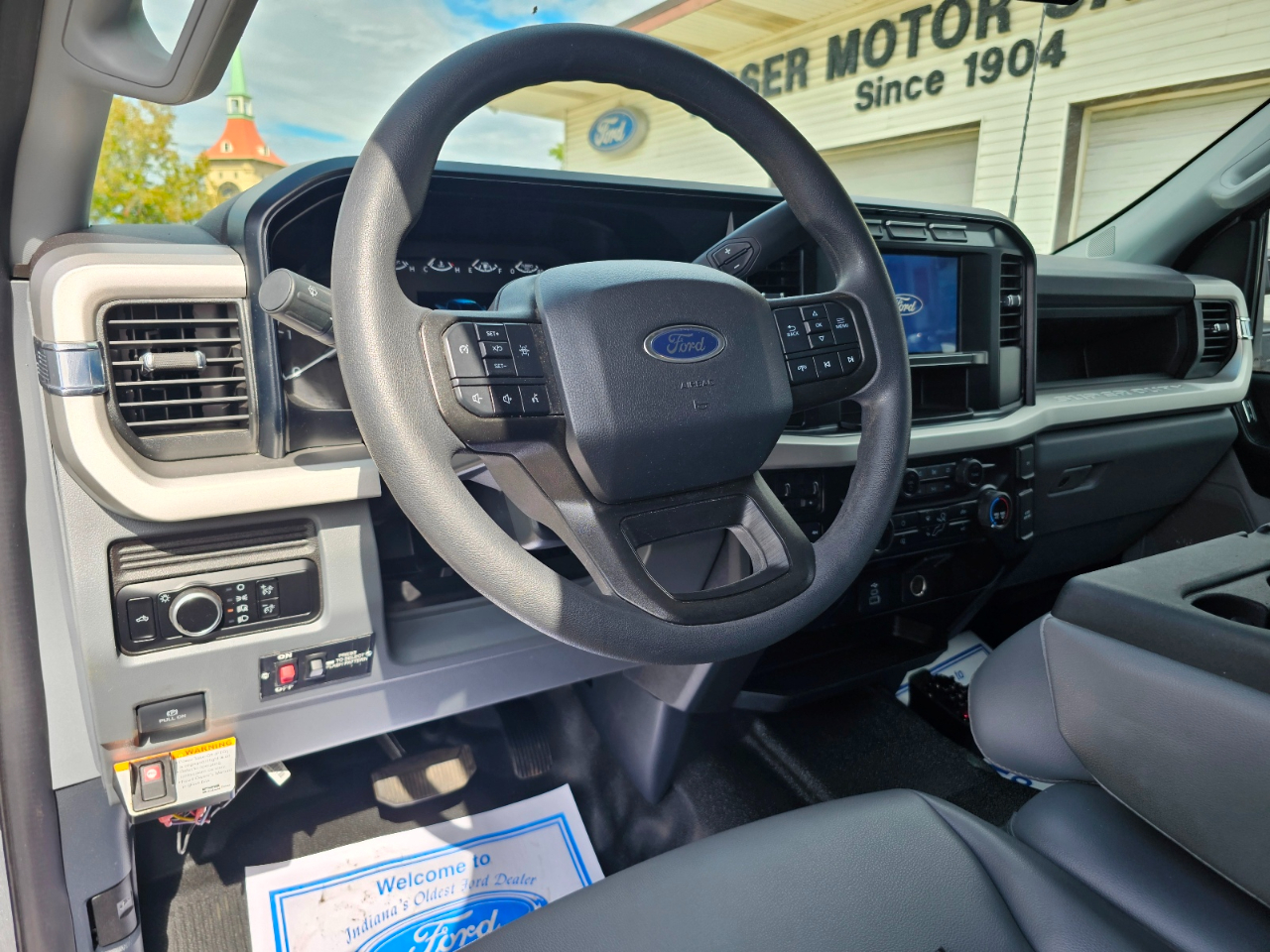 Ford Super Duty F-450 DRW XL 4WD Crew Cab 203" WB 84" CA 2024 Ford Super Duty F-450 DRW XL 4WD Crew Cab 203" WB 84" CA 2024