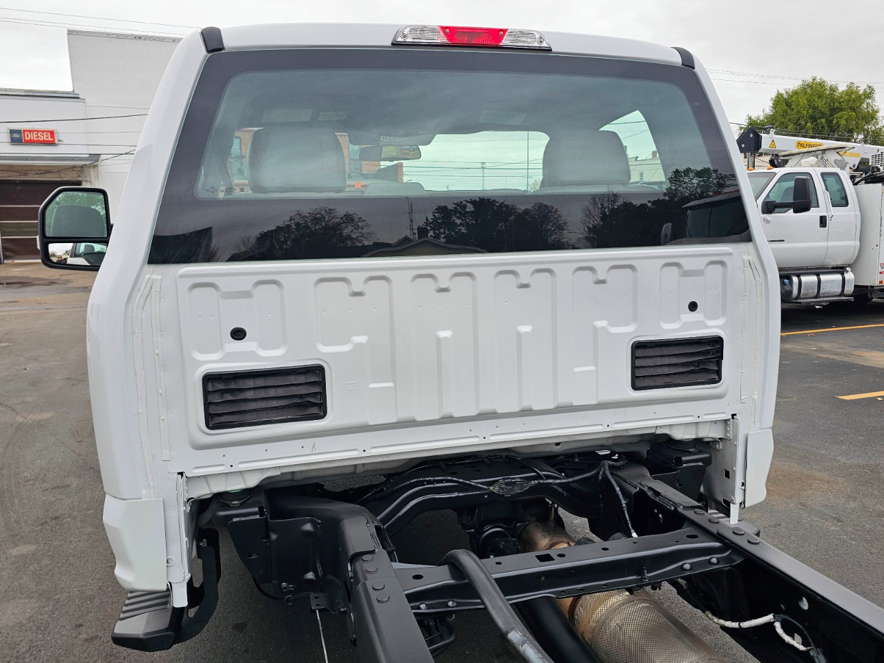 Ford Super Duty F-550 DRW XL 2WD Reg Cab 193" WB 108" CA 2018 Ford Super Duty F-550 DRW XL 2WD Reg Cab 193" WB 108" CA 2018