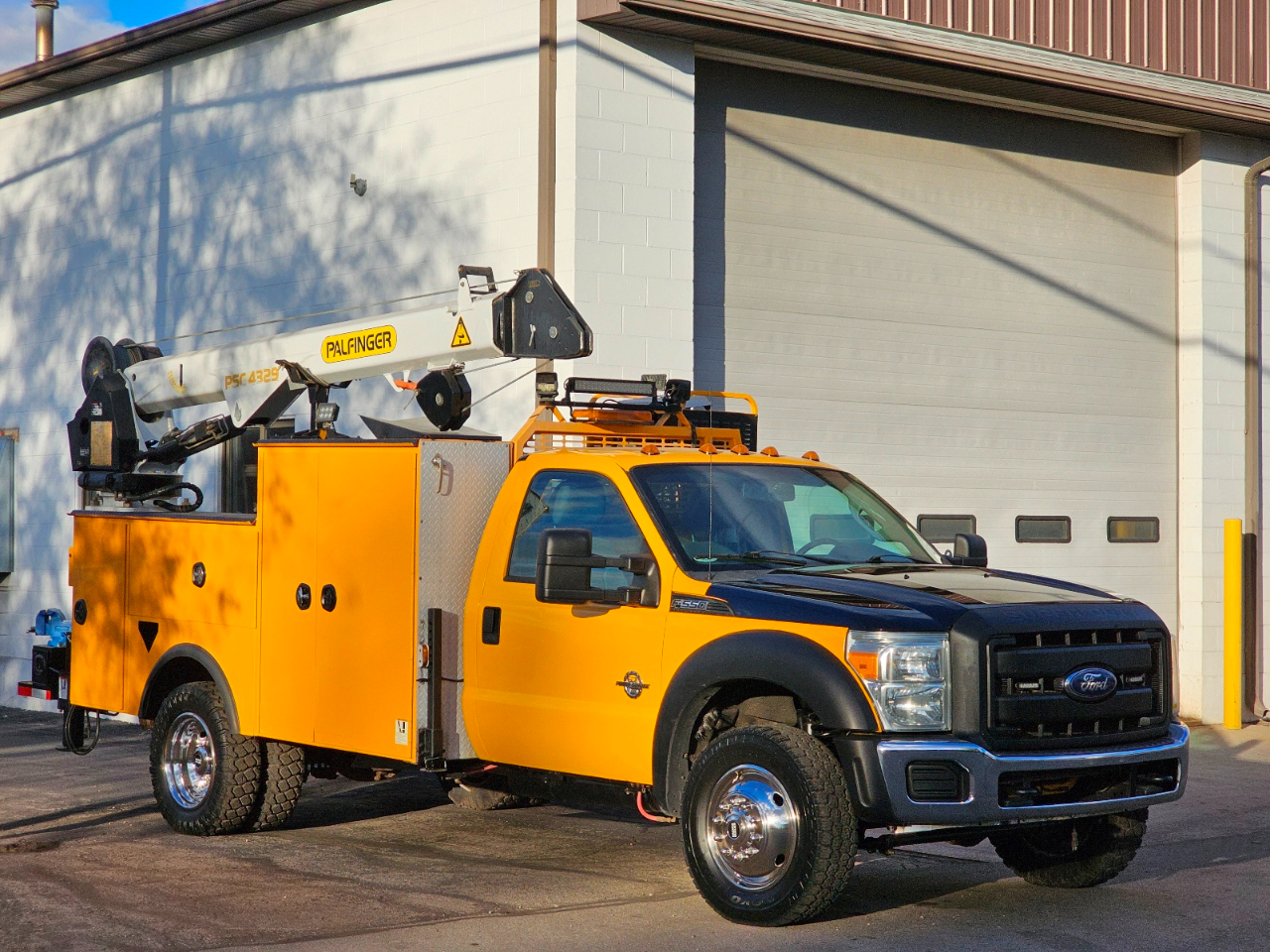 Ford Super Duty F-550 DRW 4WD Reg Cab 165" WB 84" CA XL 2013 Ford Super Duty F-550 DRW 4WD Reg Cab 165" WB 84" CA XL 2013