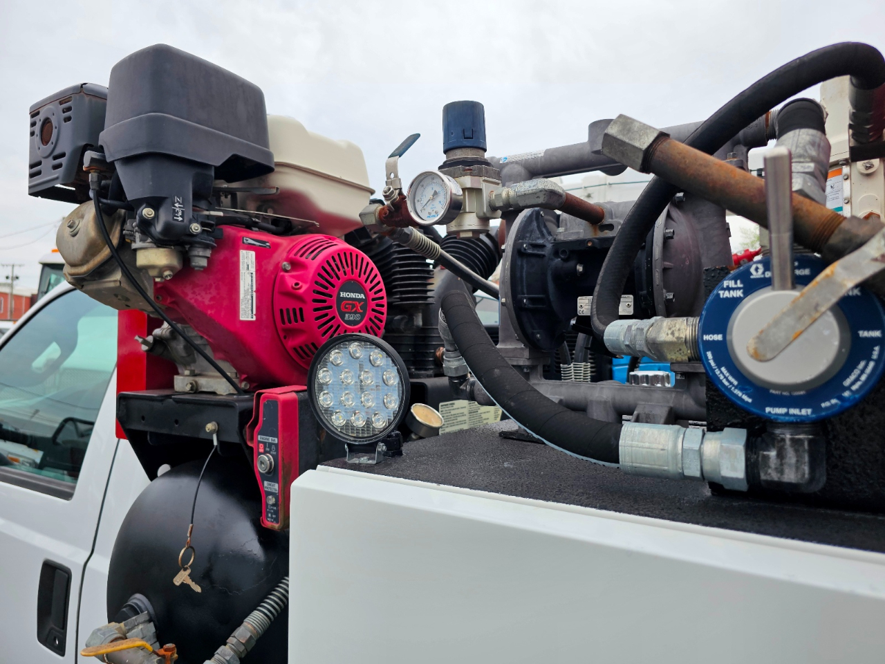 Ford Super Duty F-550 DRW 4WD Reg Cab 165" WB 84" CA XL 2016 Ford Super Duty F-550 DRW 4WD Reg Cab 165" WB 84" CA XL 2016