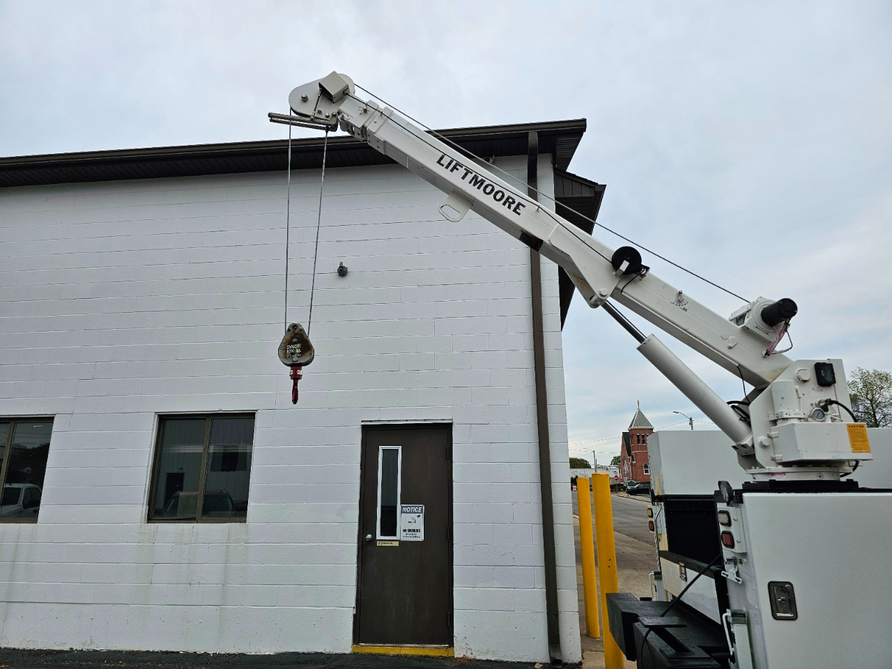 Ford Super Duty F-550 DRW 4WD Reg Cab 165" WB 84" CA XL 2016 Ford Super Duty F-550 DRW 4WD Reg Cab 165" WB 84" CA XL 2016