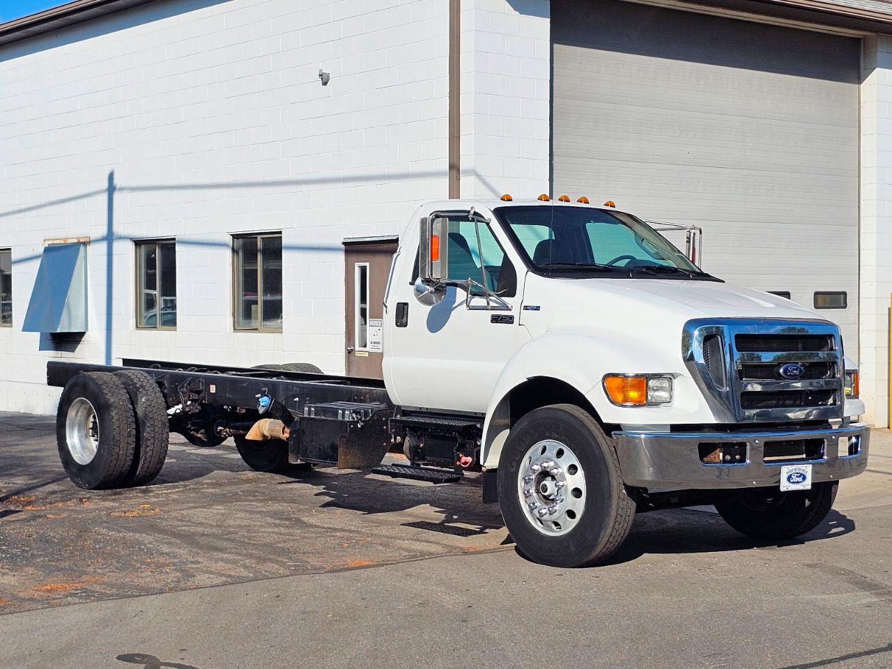 Ford Super Duty F-750 Straight Frame Reg Cab XL 2015 Ford Super Duty F-750 Straight Frame Reg Cab XL 2015