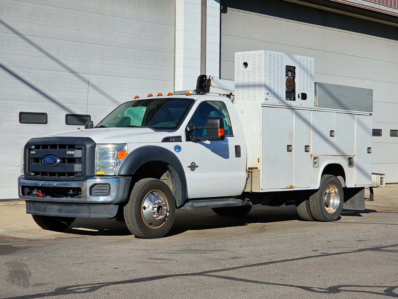 Ford Super Duty F-550 DRW 4WD Reg Cab 165" WB 84" CA XL 2015 Ford Super Duty F-550 DRW 4WD Reg Cab 165" WB 84" CA XL 2015