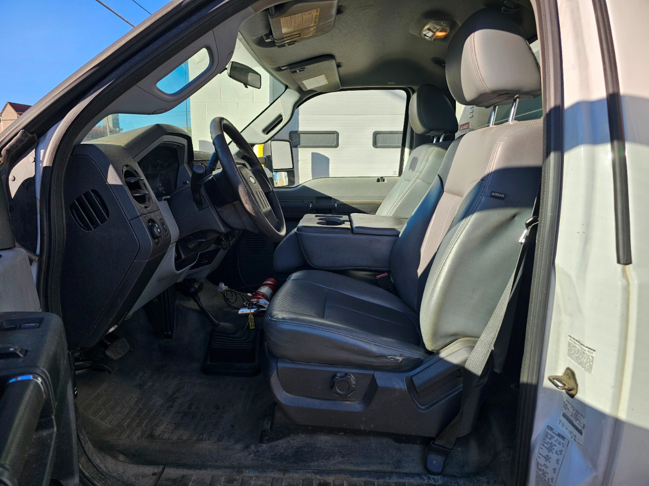 Ford Super Duty F-550 DRW 4WD Reg Cab 165" WB 84" CA XL 2015 Ford Super Duty F-550 DRW 4WD Reg Cab 165" WB 84" CA XL 2015