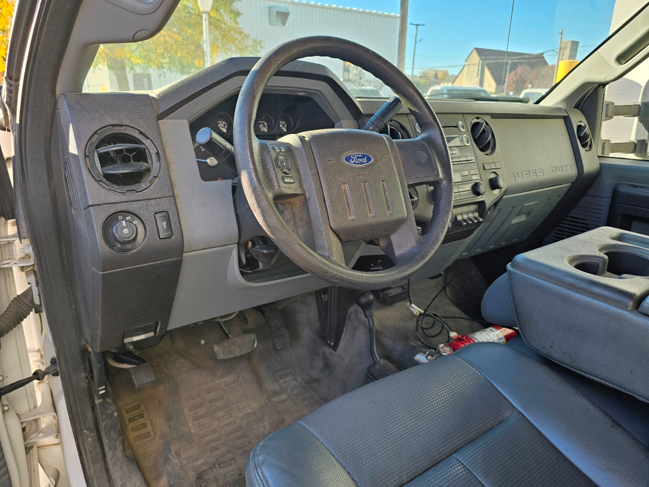 Ford Super Duty F-550 DRW 4WD Reg Cab 165" WB 84" CA XL 2015 Ford Super Duty F-550 DRW 4WD Reg Cab 165" WB 84" CA XL 2015