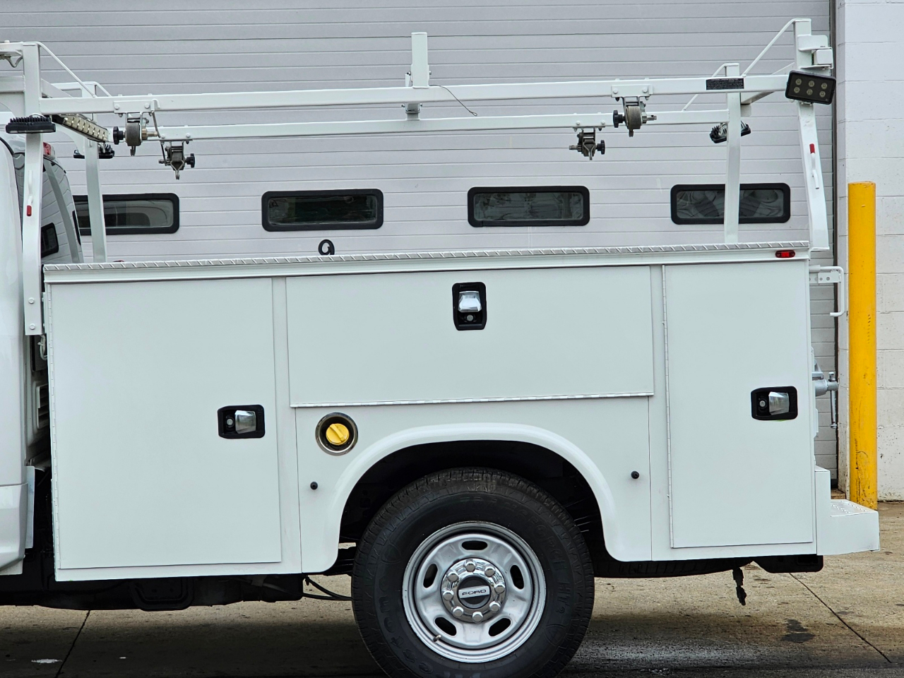 Ford Super Duty F-350 SRW  2017