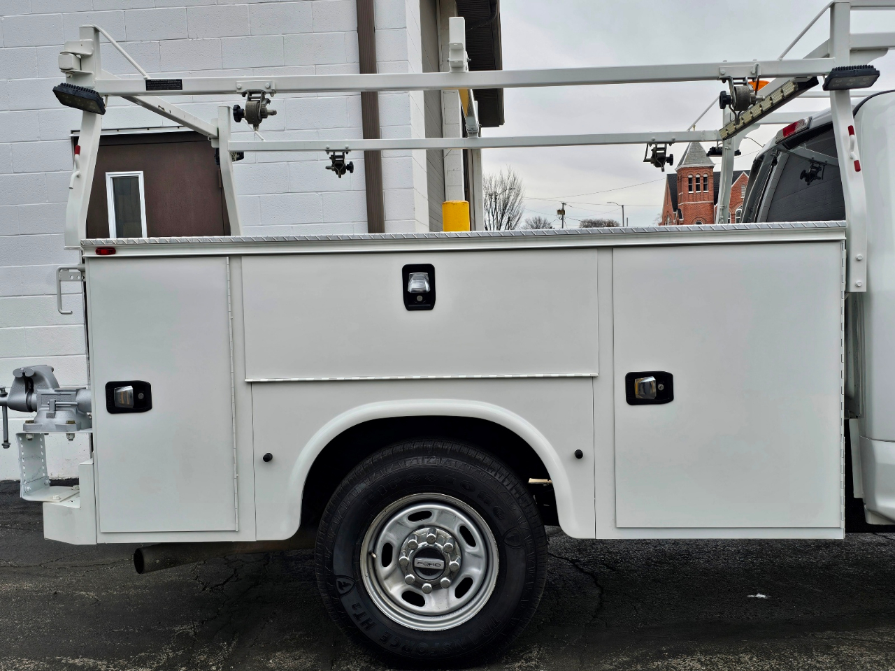 Ford Super Duty F-350 SRW  2017