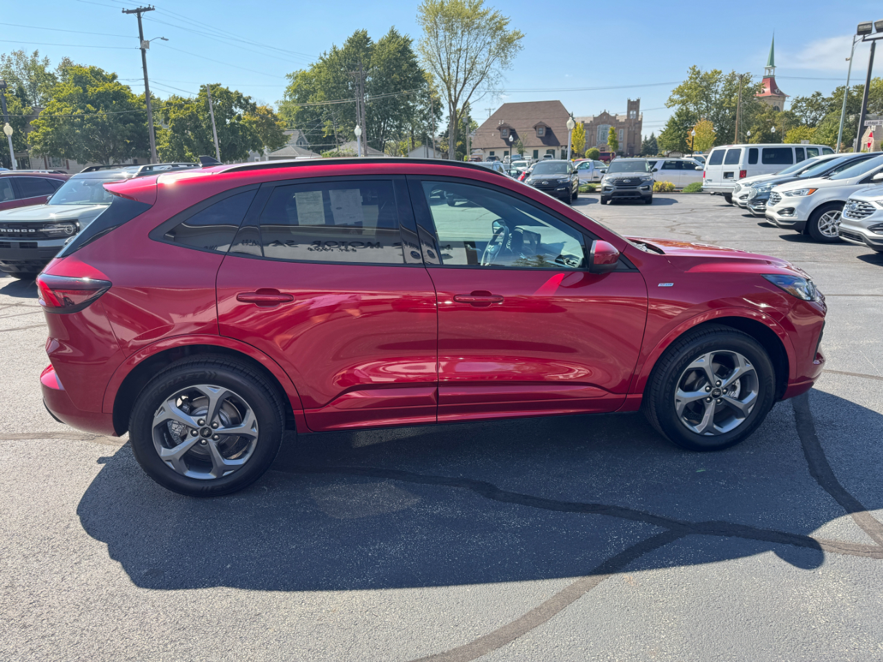 2023 Ford Escape ST-Line photo 5