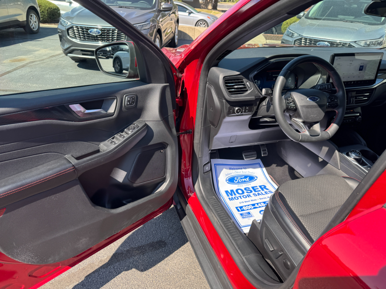 2023 Ford Escape ST-Line photo 8