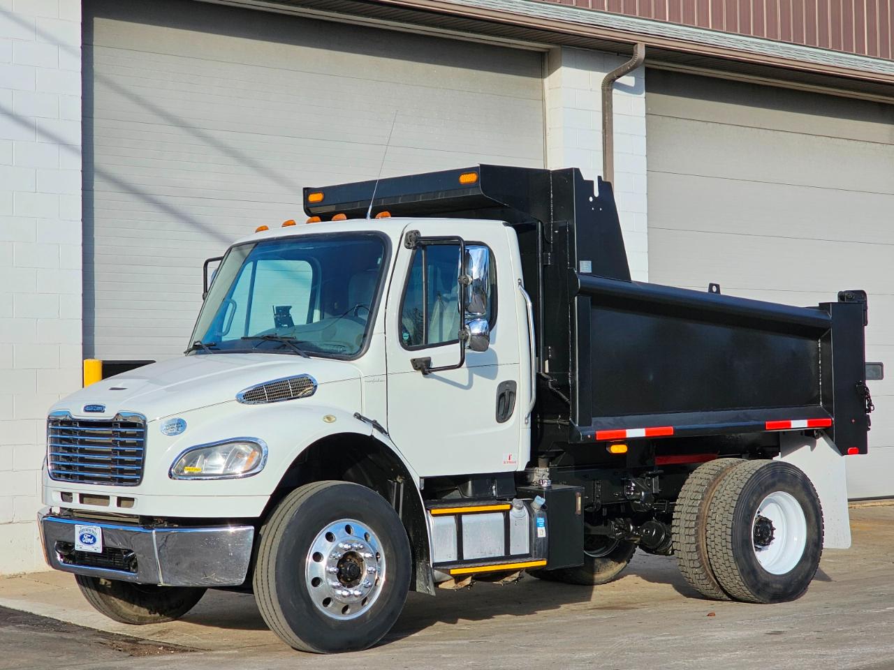 Freightliner M2 106 Medium Duty  2016