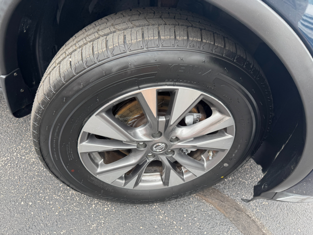 2016 Nissan Murano SV photo 19