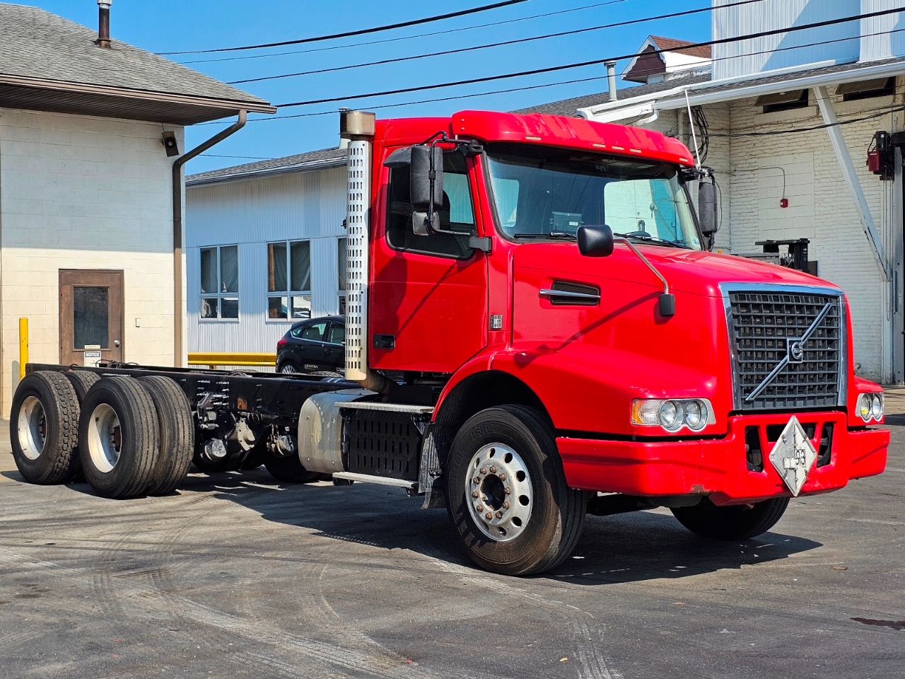 2017 Volvo Truck VHD photo 2