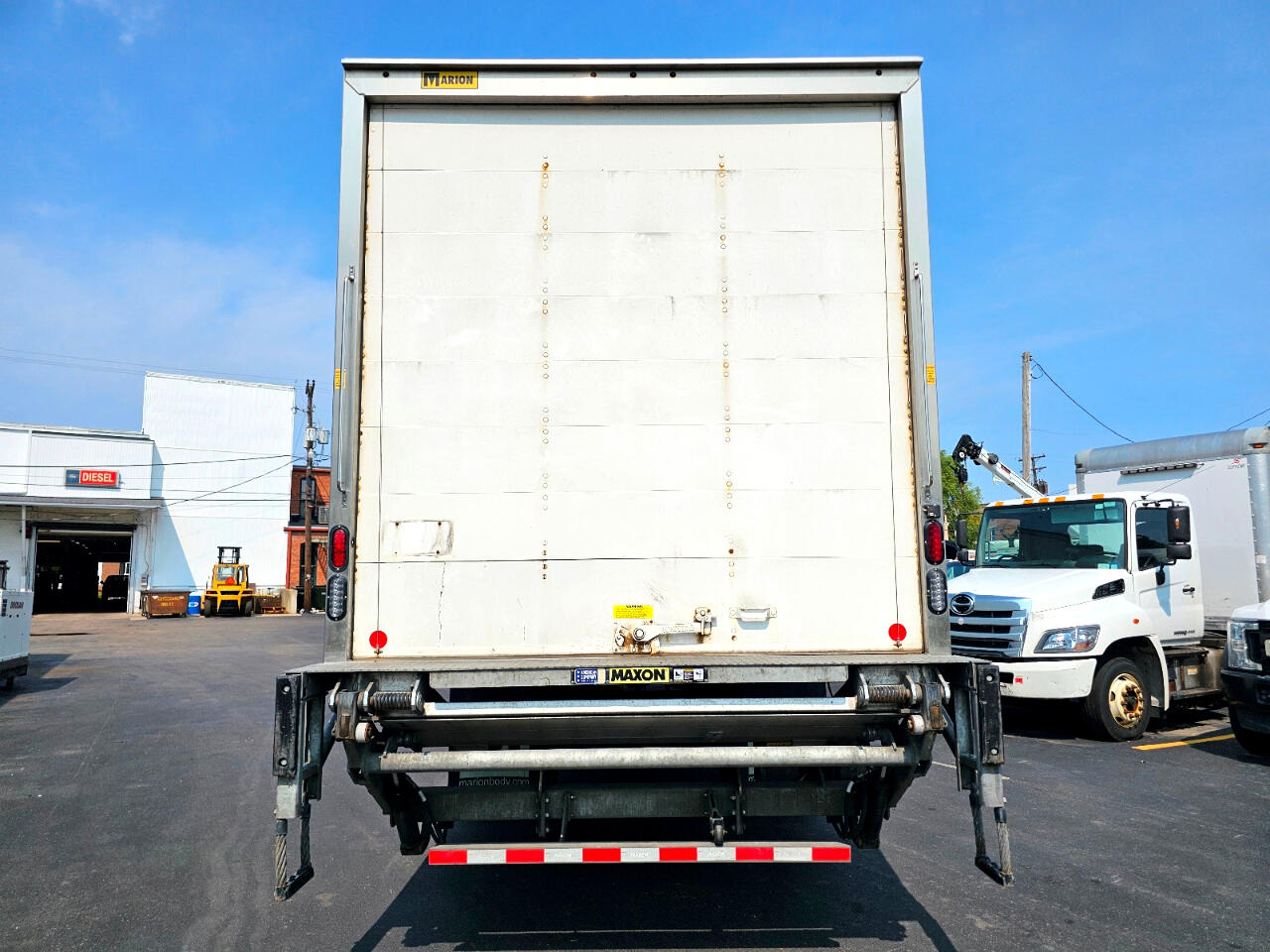 Freightliner M2 106  2023