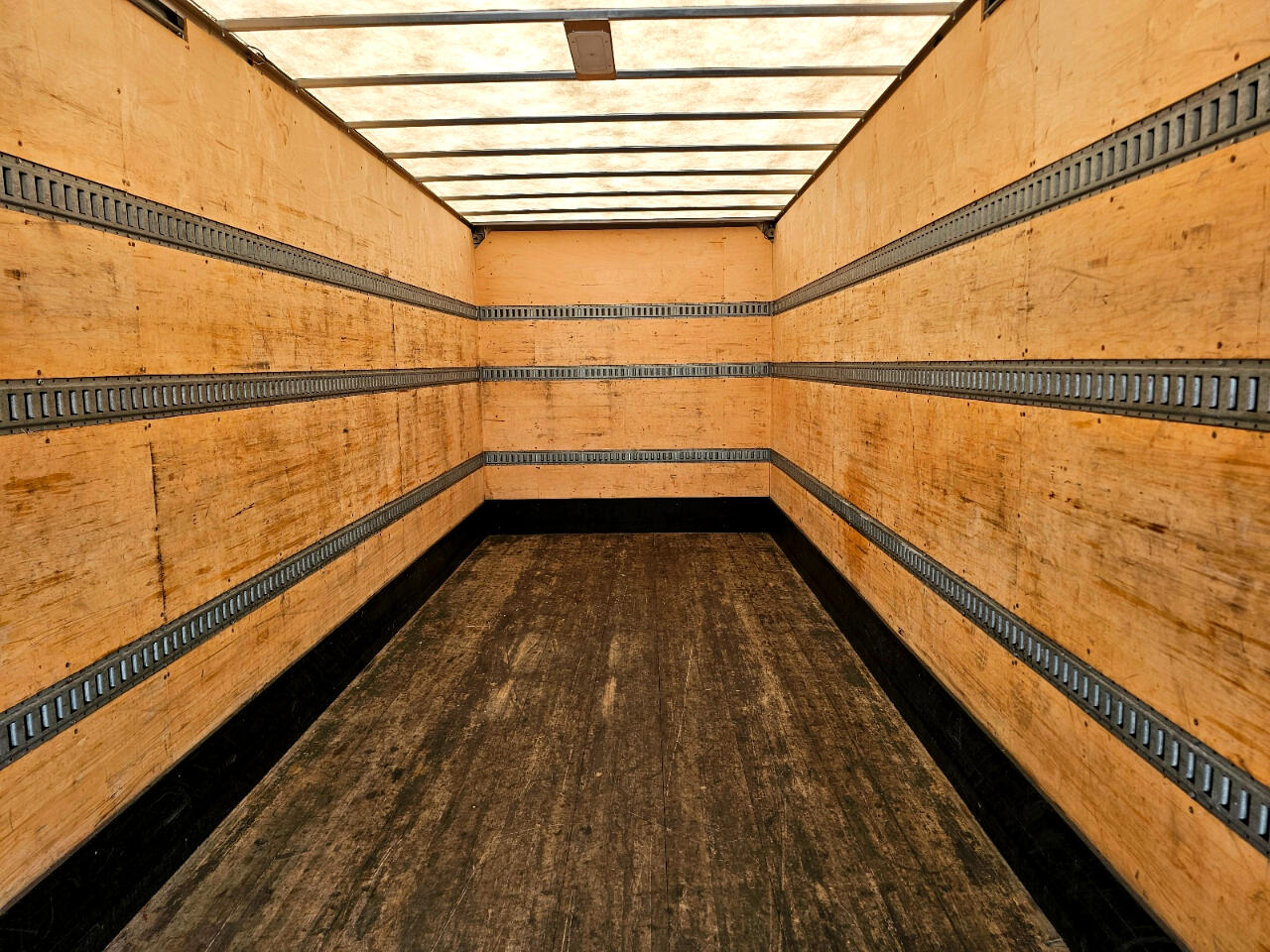 Freightliner M2 106  2023