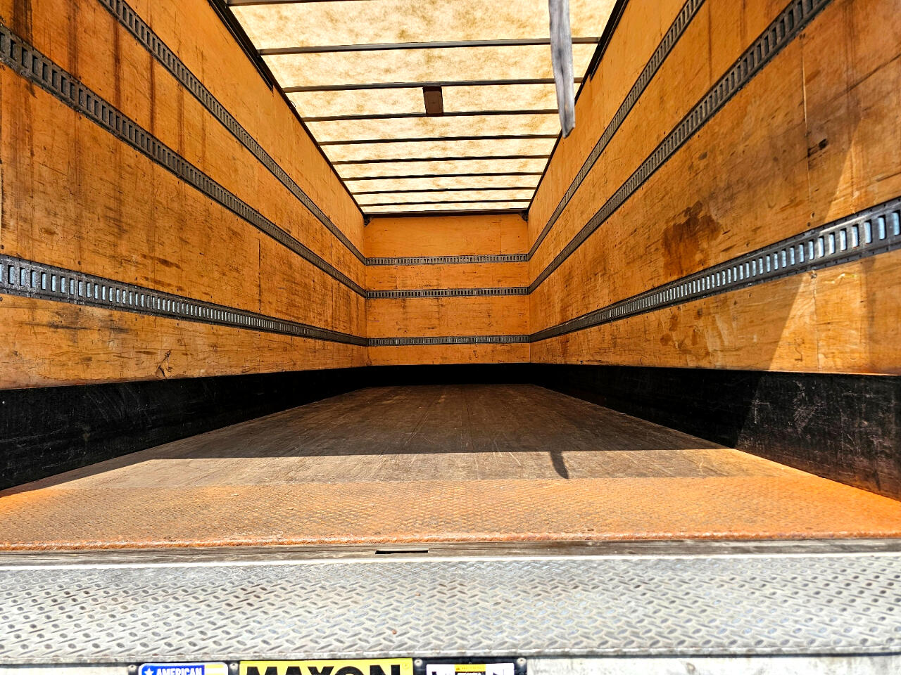 Freightliner M2 106  2023