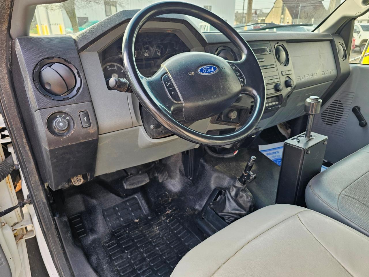 Ford Super Duty F-650  2013