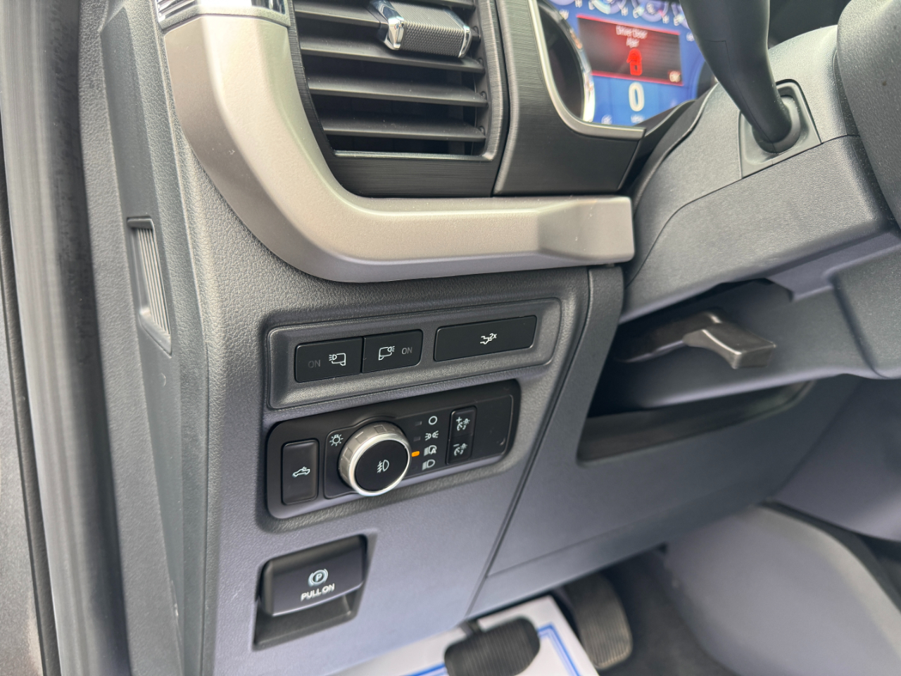 2023 Ford F-150 XLT photo 12