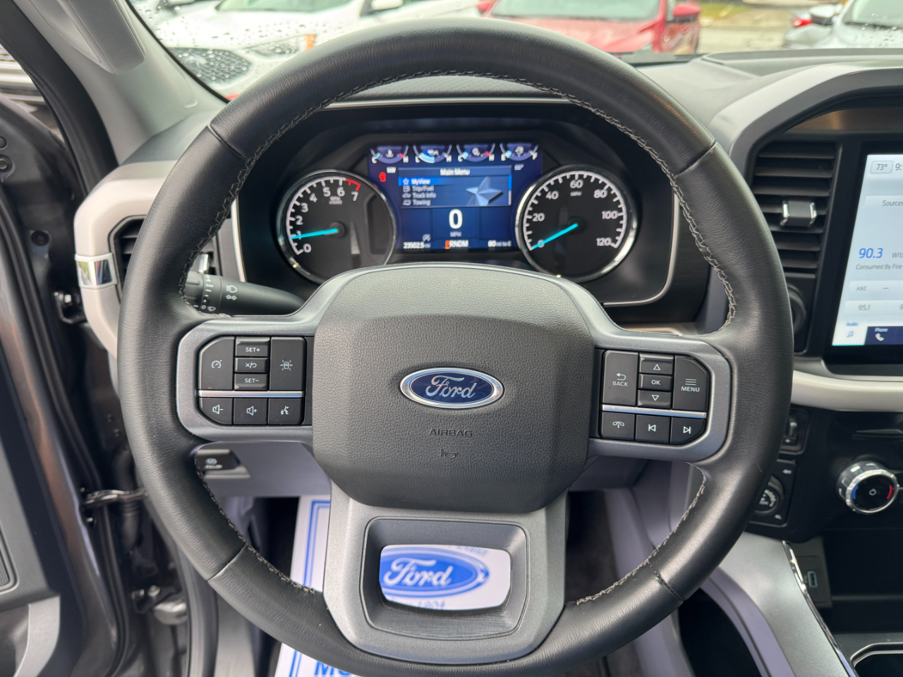 2023 Ford F-150 XLT photo 13