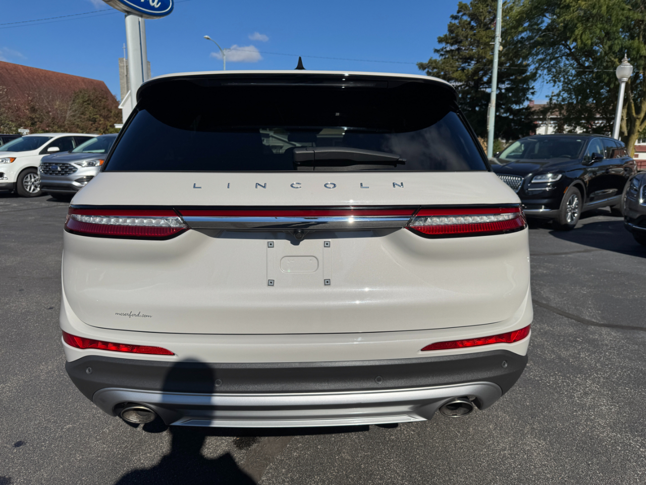 2021 Lincoln Corsair Standard photo 4