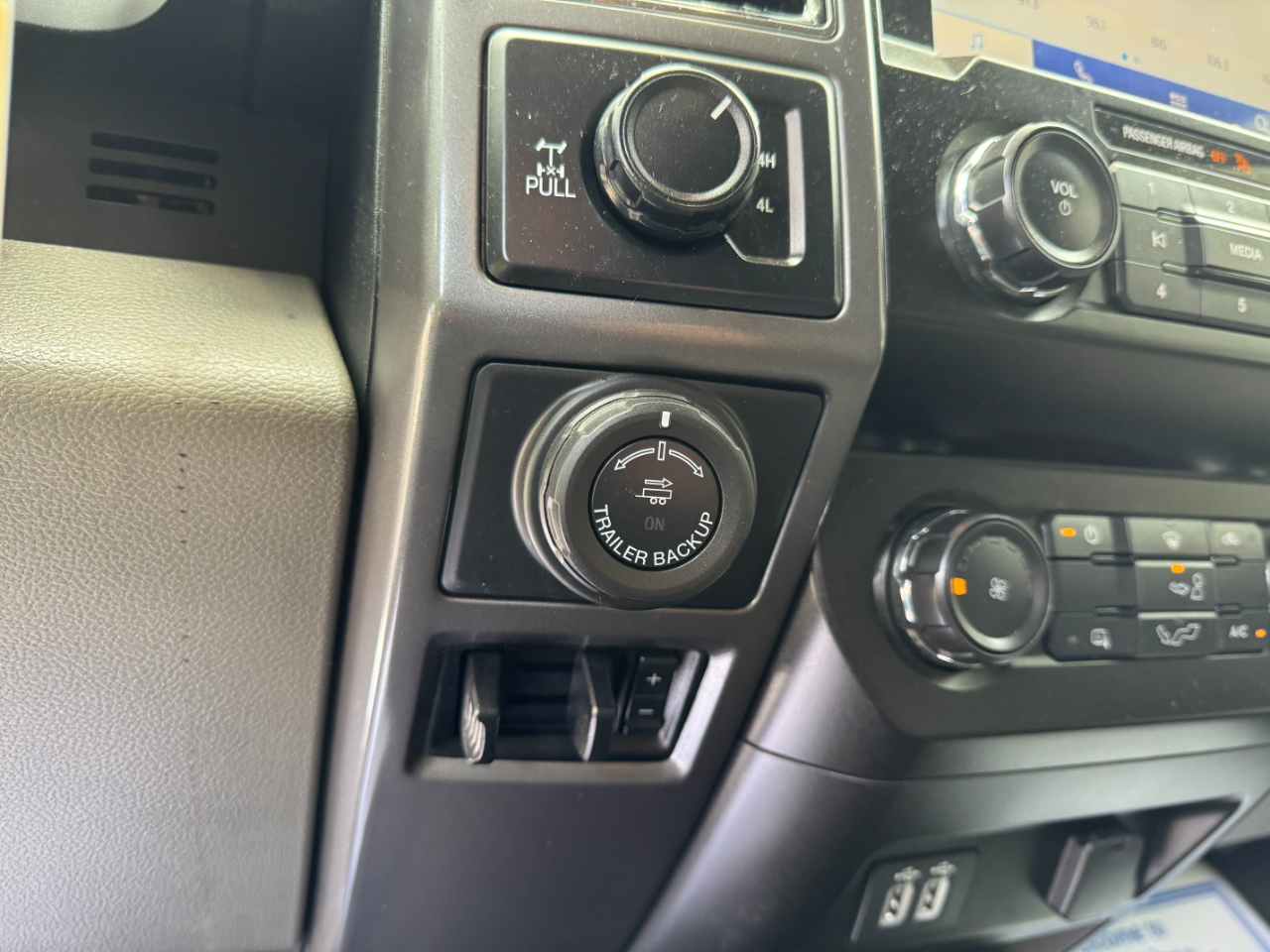 Ford F-150 XLT 4WD SuperCrew 5.5' Box 2020 Ford F-150 XLT 4WD SuperCrew 5.5' Box 2020