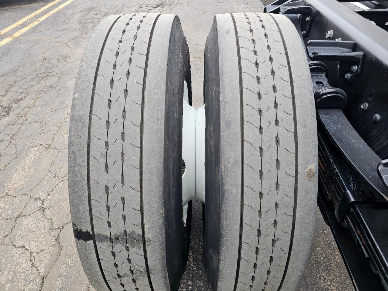 Ford Super Duty F-650  2023