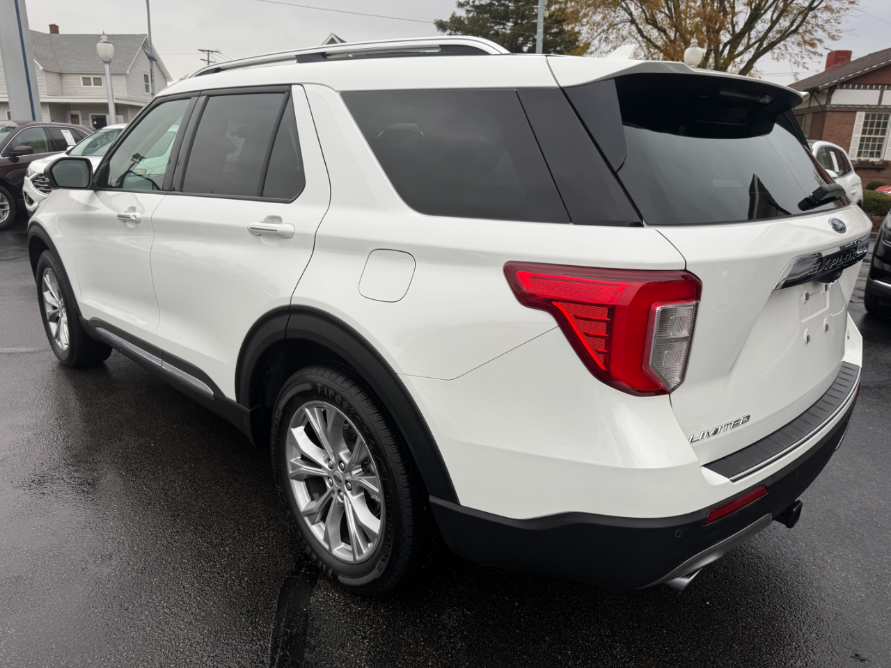 2020 Ford Explorer Limited photo 2