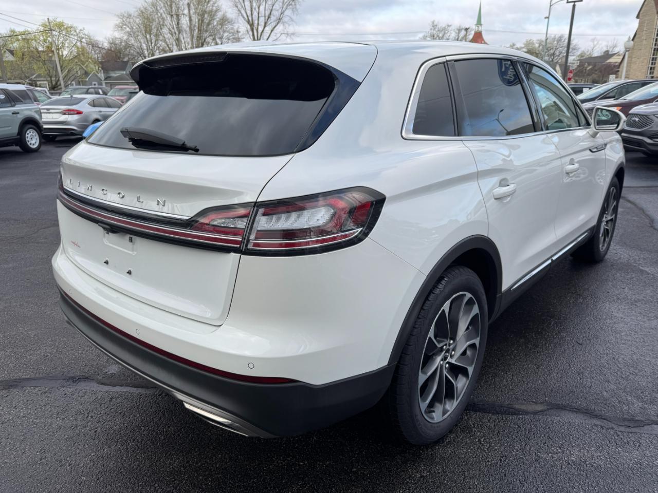 View vehicle photo 5