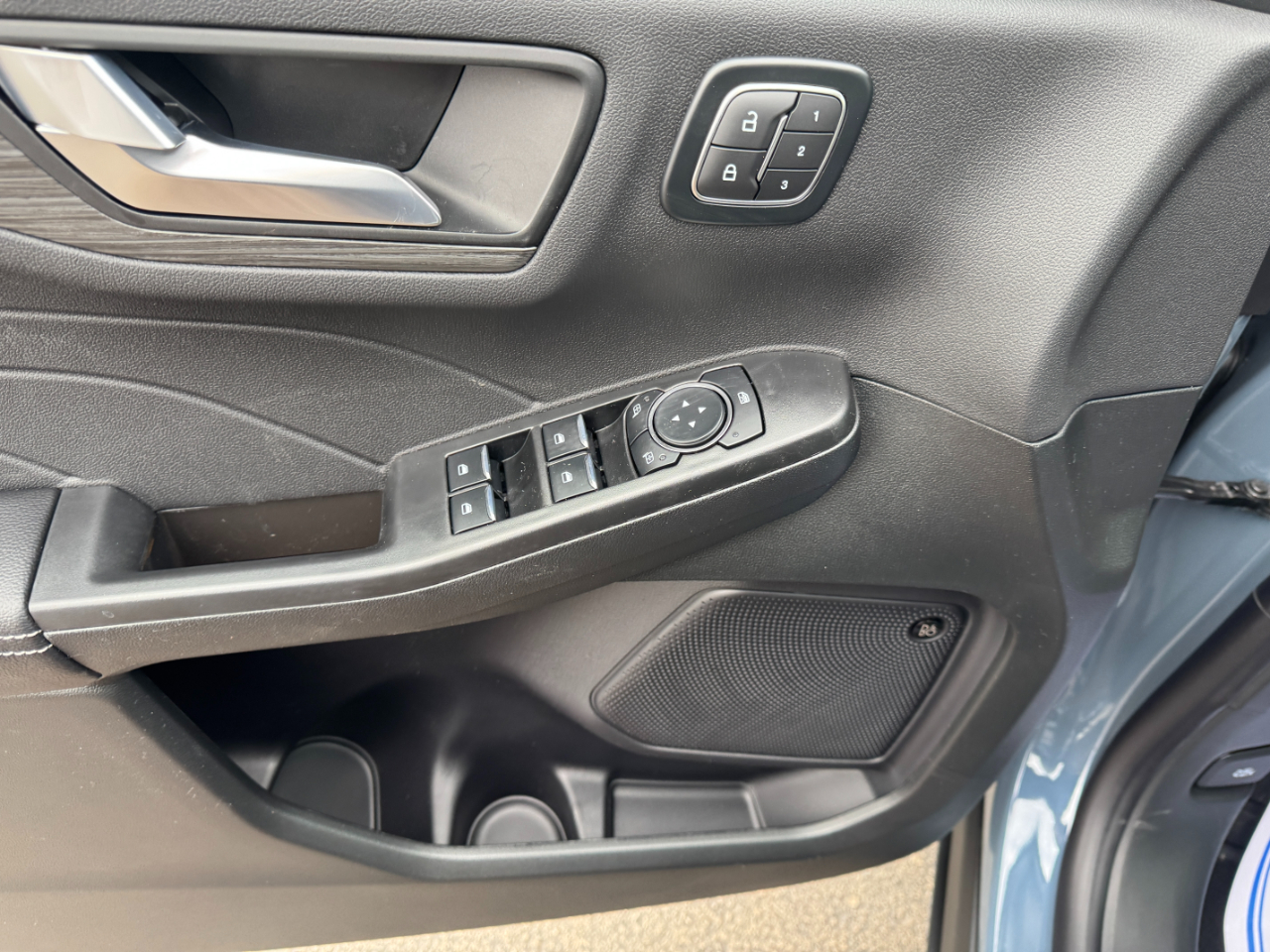 Ford Escape Platinum AWD 2026