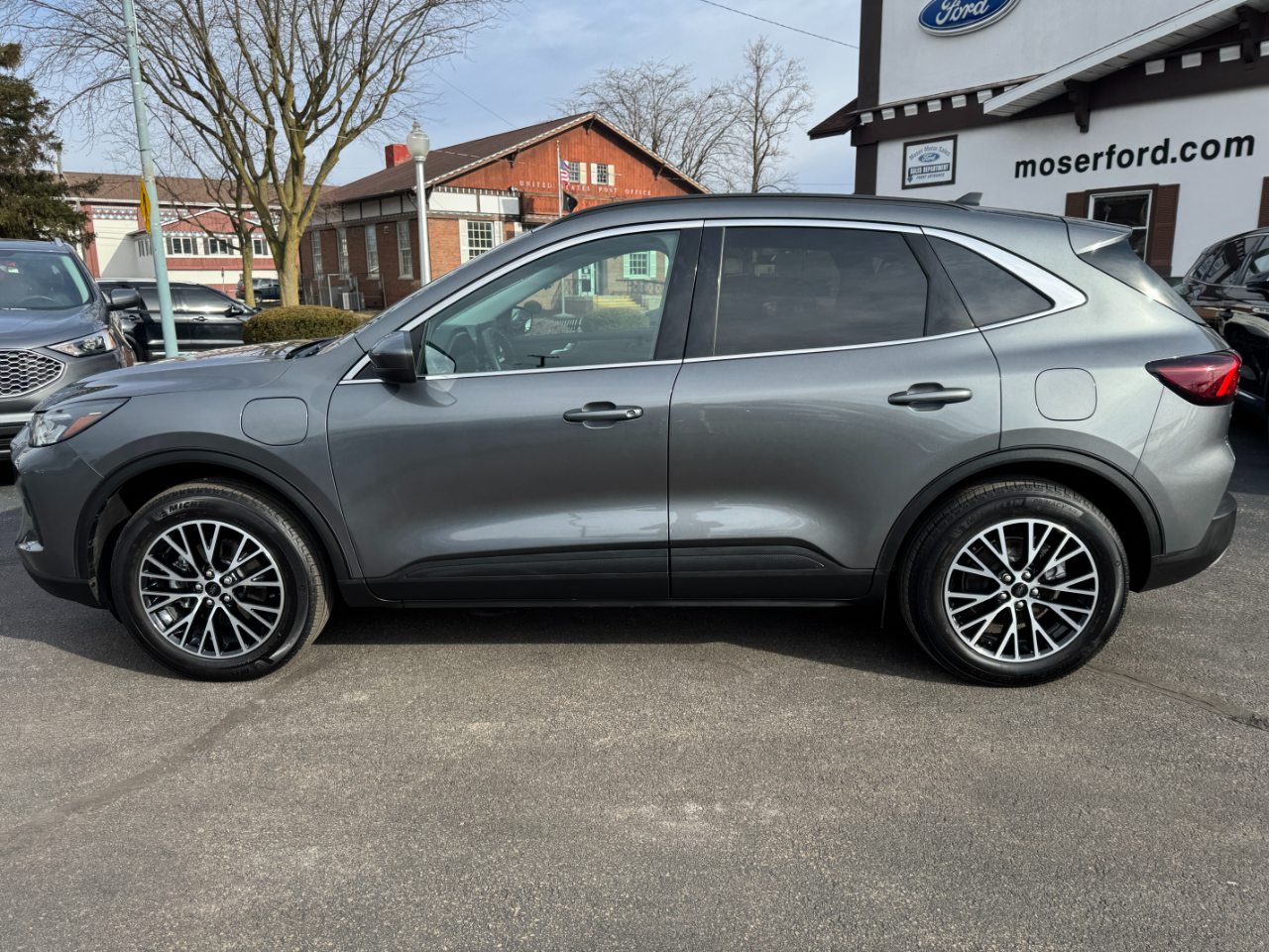 Ford Escape PHEV FWD 2025