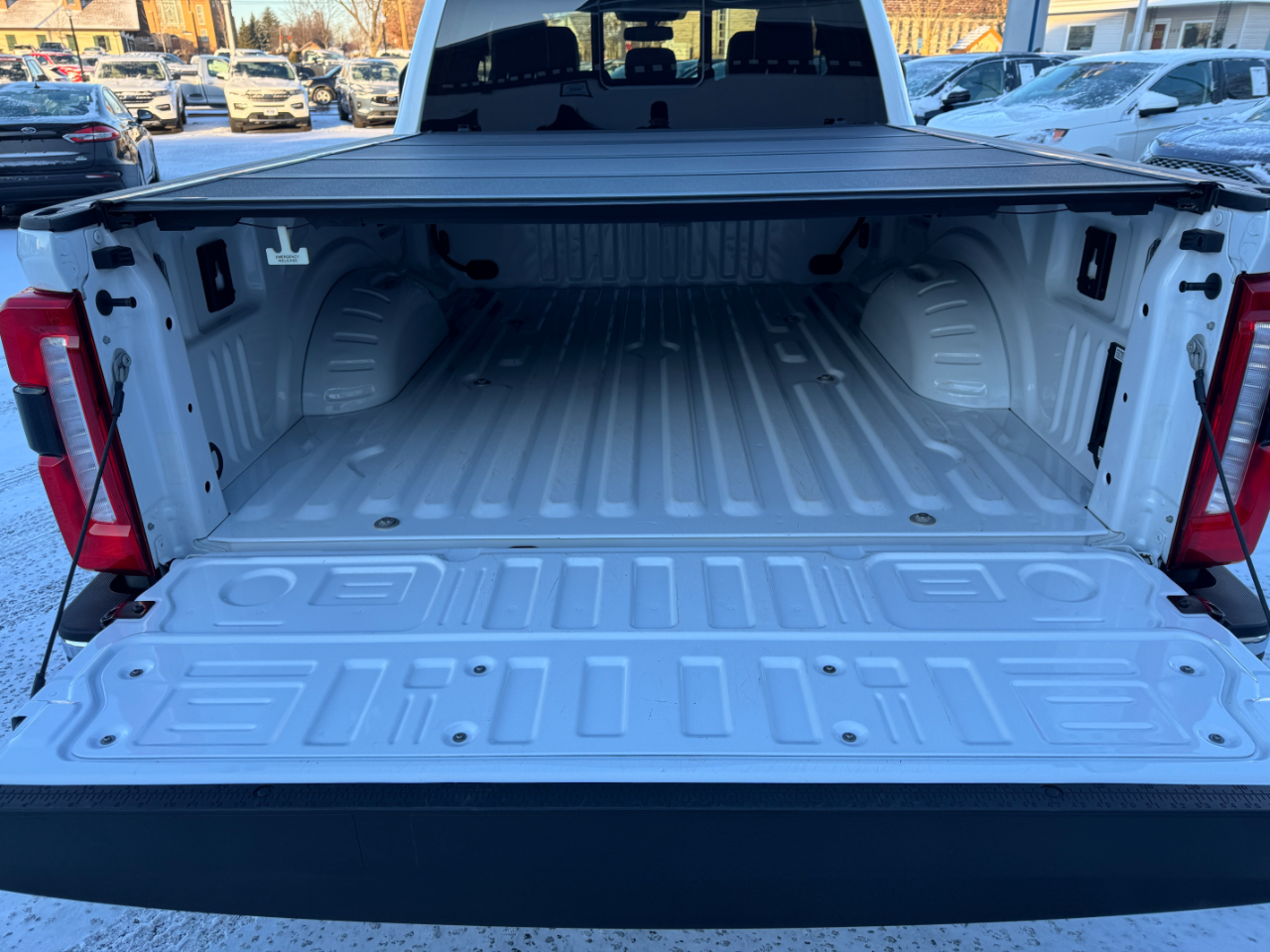 Ford Super Duty F-250 SRW Lariat 4WD SuperCab 6.75' Box 2023