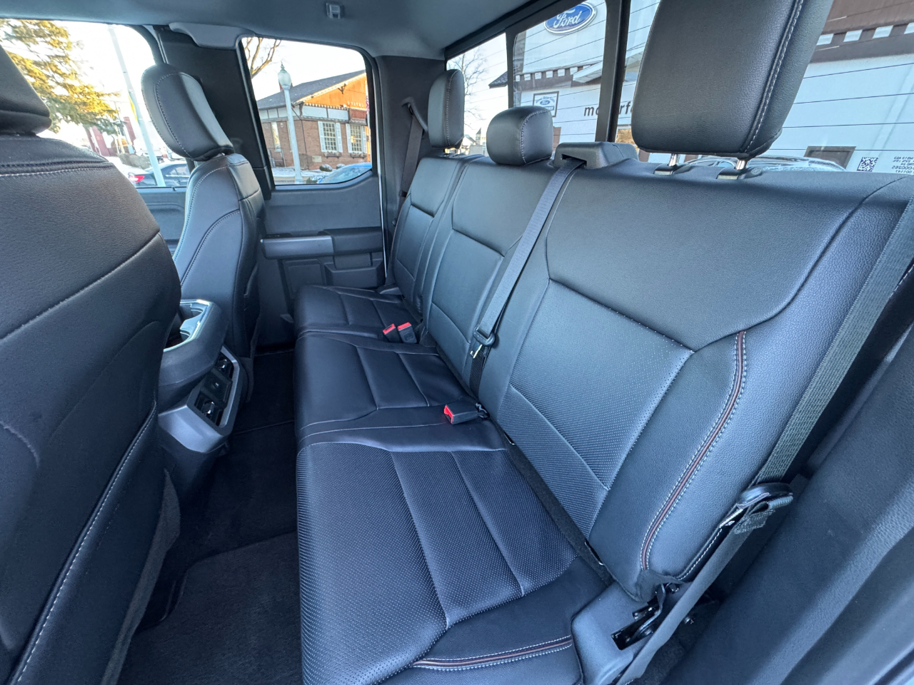 Ford Super Duty F-250 SRW Lariat 4WD SuperCab 6.75' Box 2023