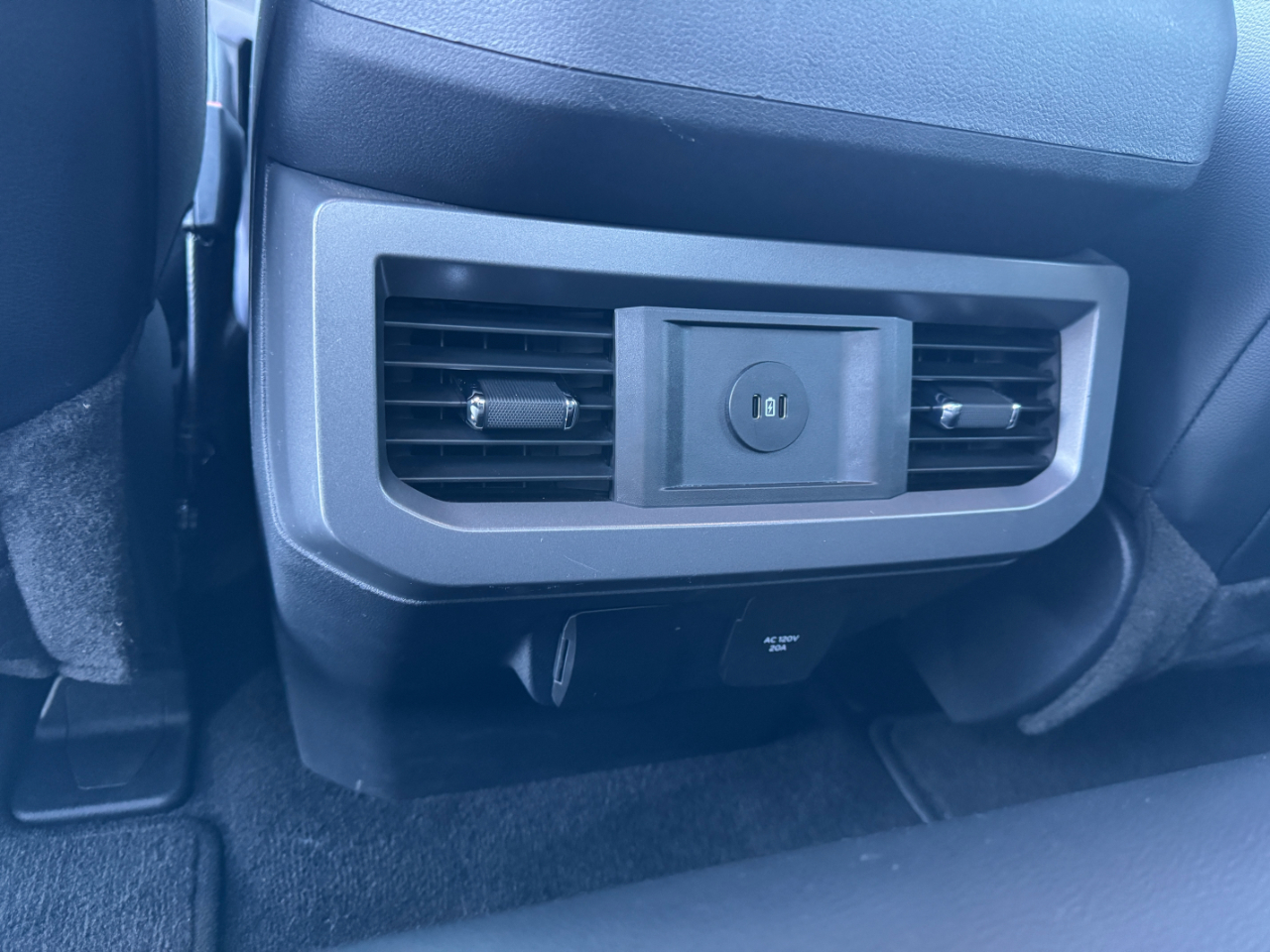 Ford Super Duty F-250 SRW Lariat 4WD SuperCab 6.75' Box 2023