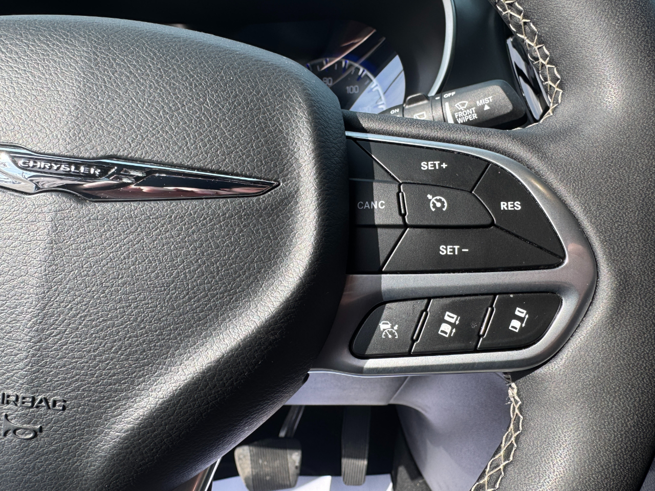 Chrysler Pacifica Select FWD 2025