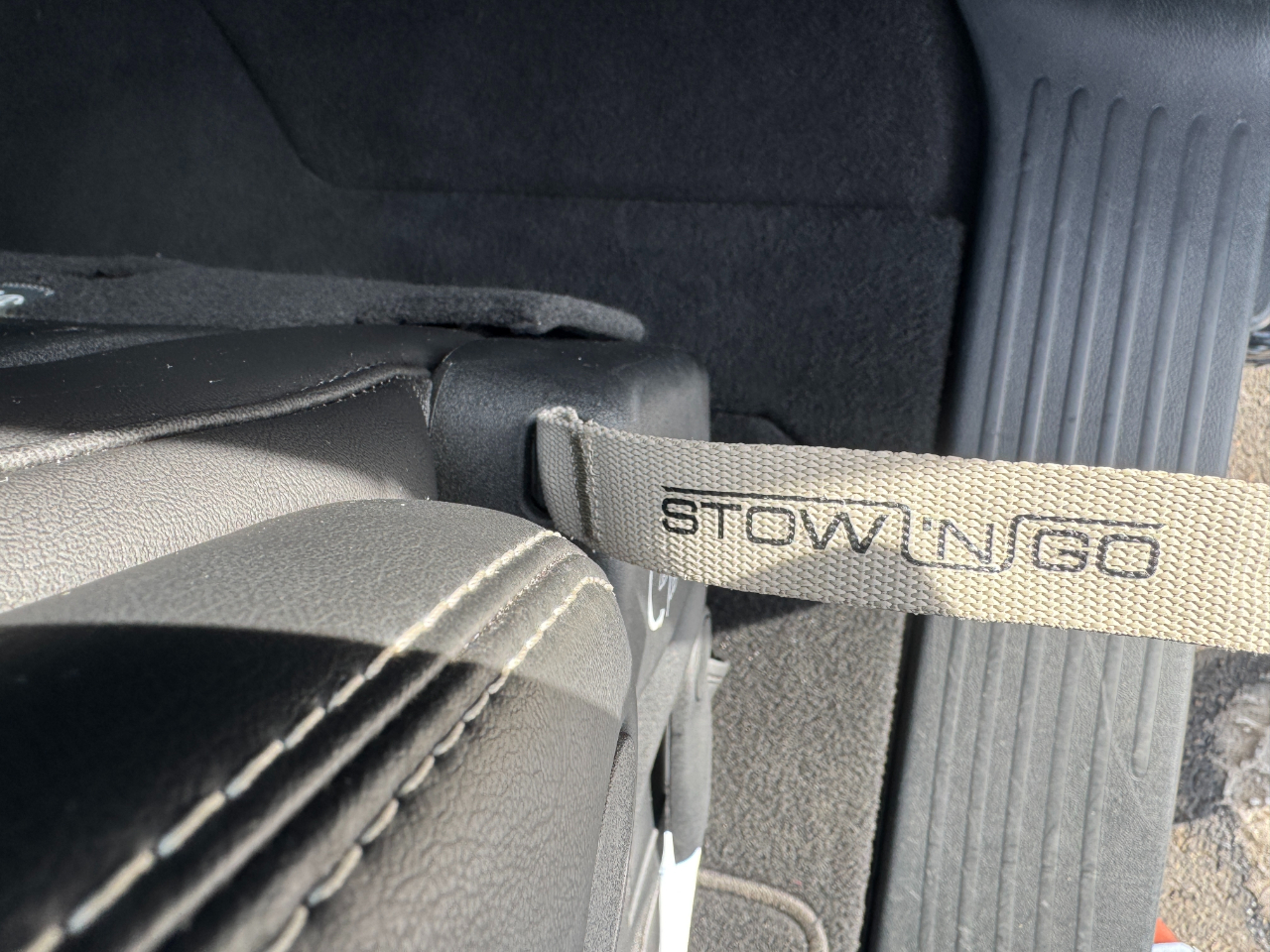 Chrysler Pacifica Select FWD 2025