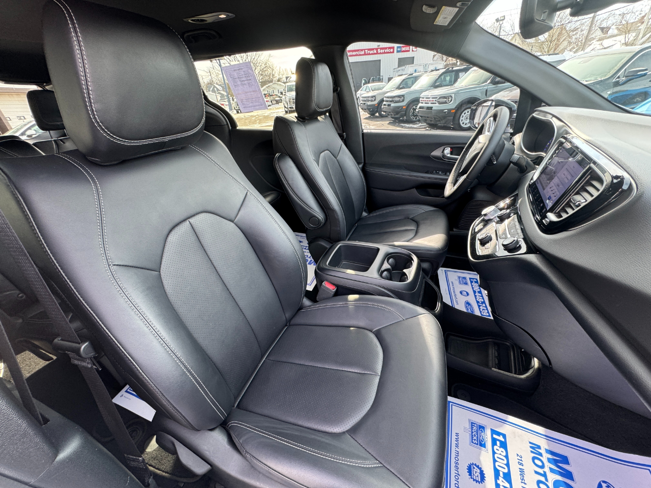 Chrysler Pacifica Select FWD 2025