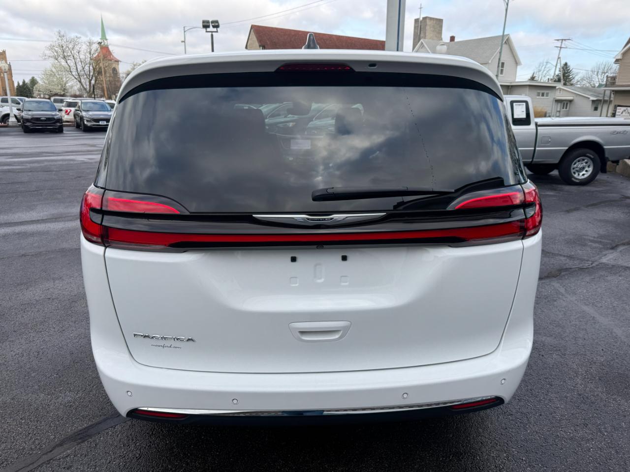 Chrysler Pacifica Select FWD 2025