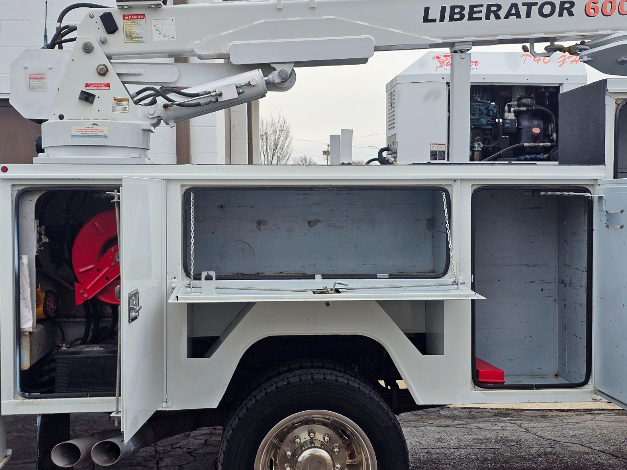 Ford Super Duty F-550 DRW  2011